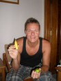 /album/photo-gallery-30-juli-vietnam/ron-met-zijn-fruithapje-450x600-jpg/